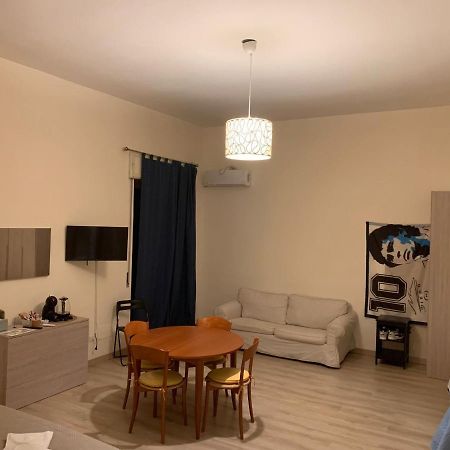 Keira House Napoli Hotell Exteriör bild