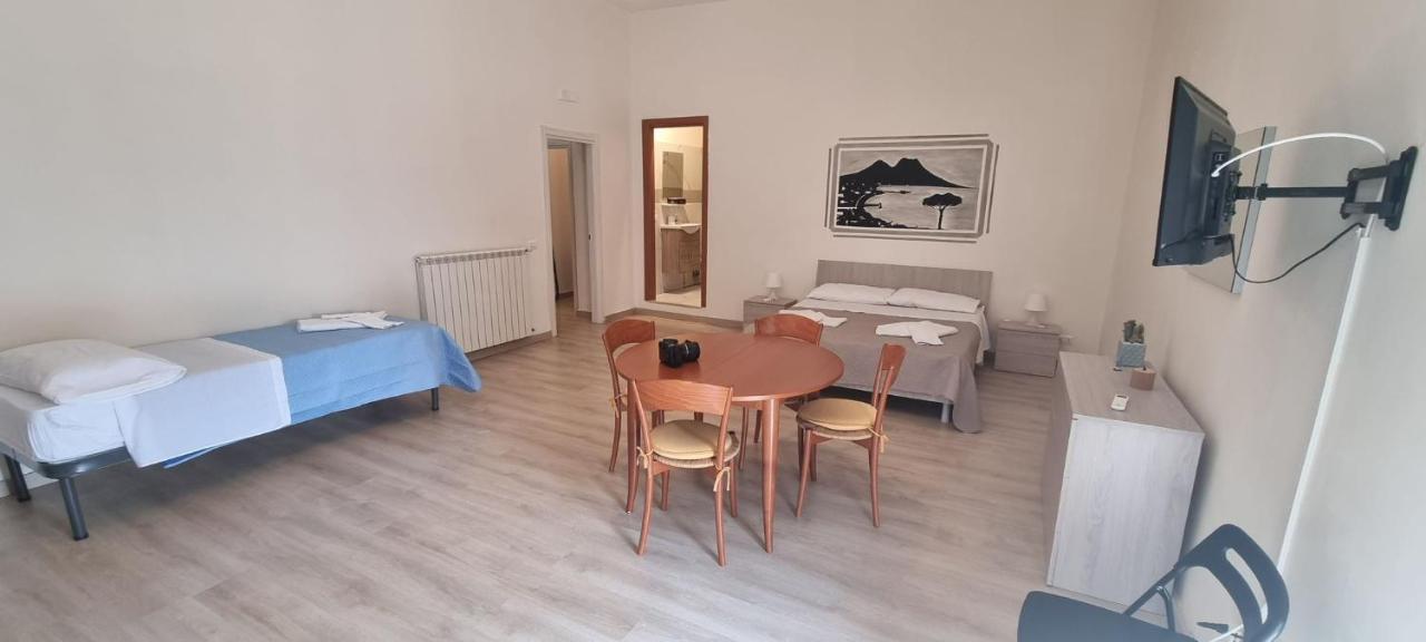 Keira House Napoli Hotell Exteriör bild