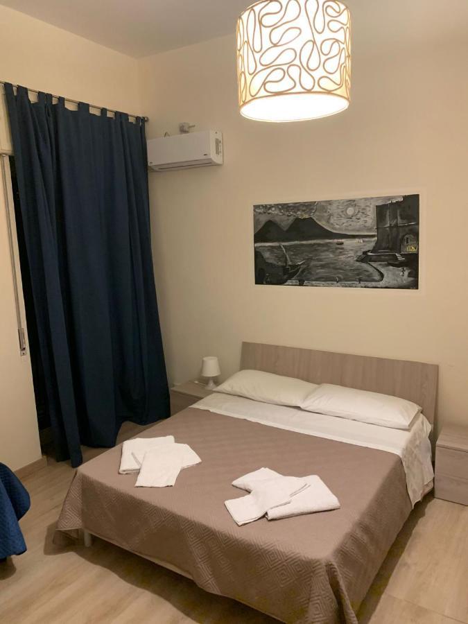 Keira House Napoli Hotell Exteriör bild