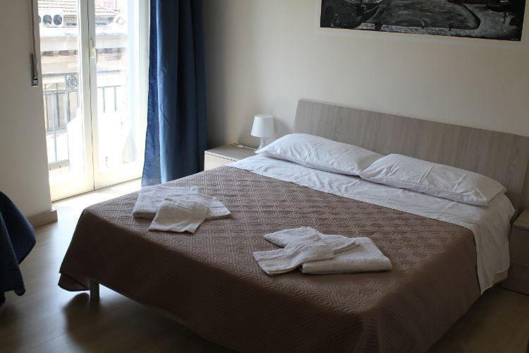 Keira House Napoli Hotell Exteriör bild