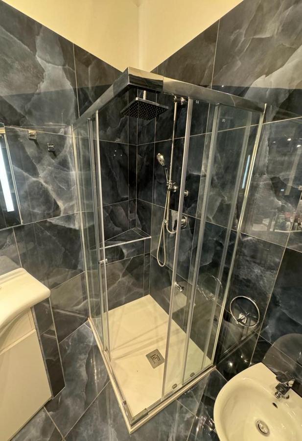 Keira House Napoli Hotell Exteriör bild
