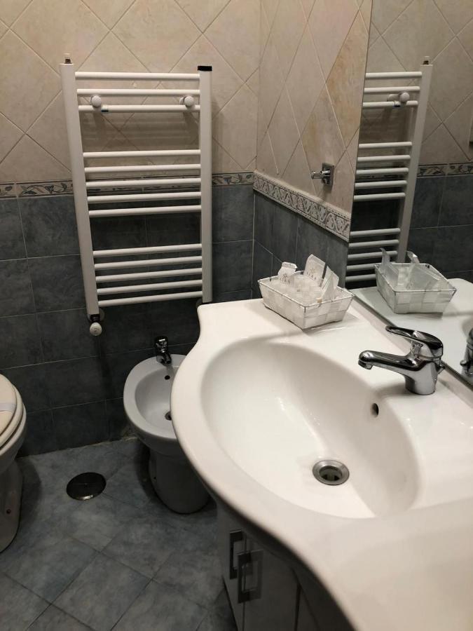 Keira House Napoli Hotell Exteriör bild